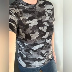 Lululemon love t-shirt size 6